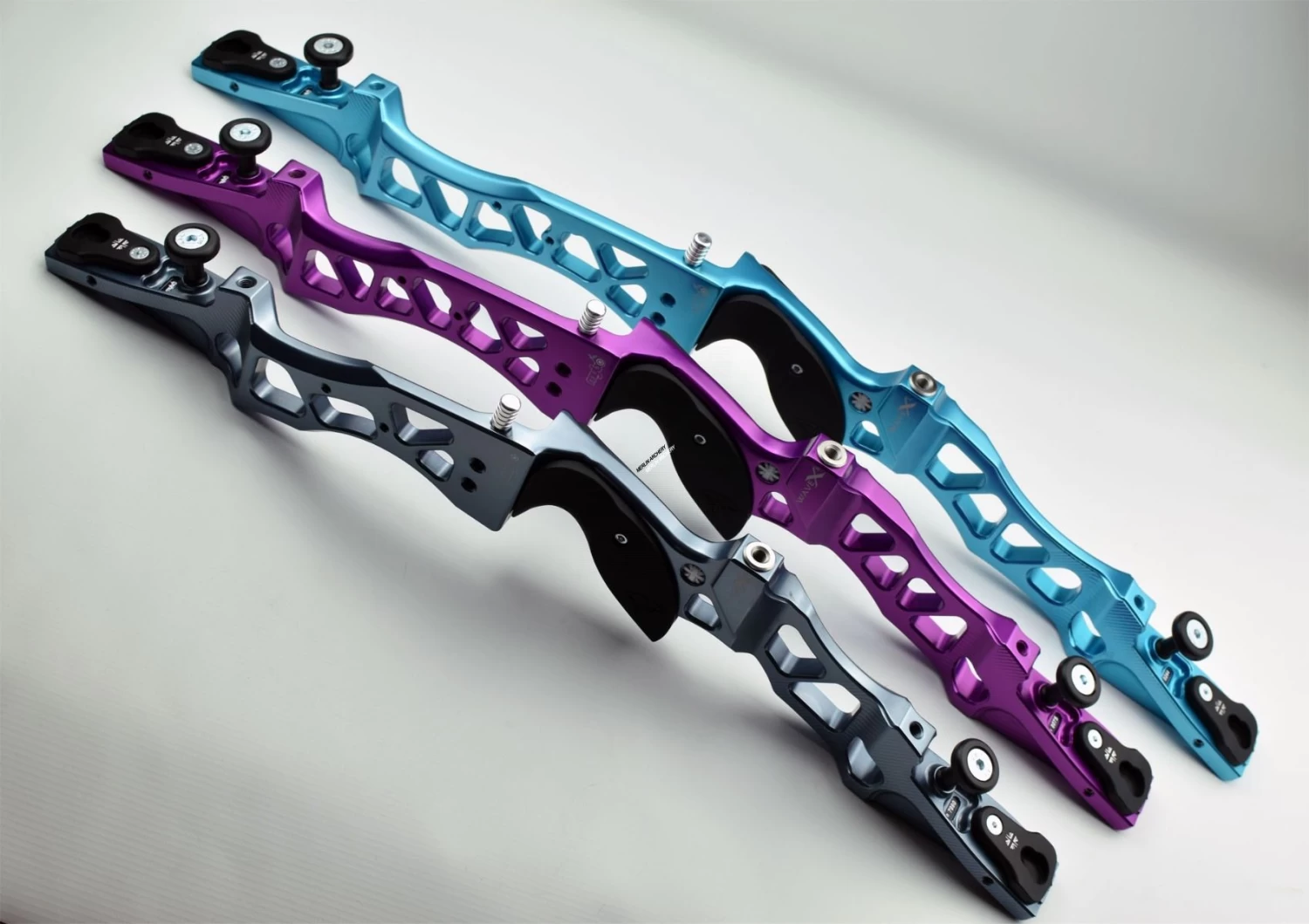 Mybo Wave XS 23" Recurve Riser 4 Mybo Wave XS 23" Recurve Riser - Image 2